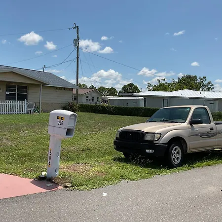 Happy Rest Stop House